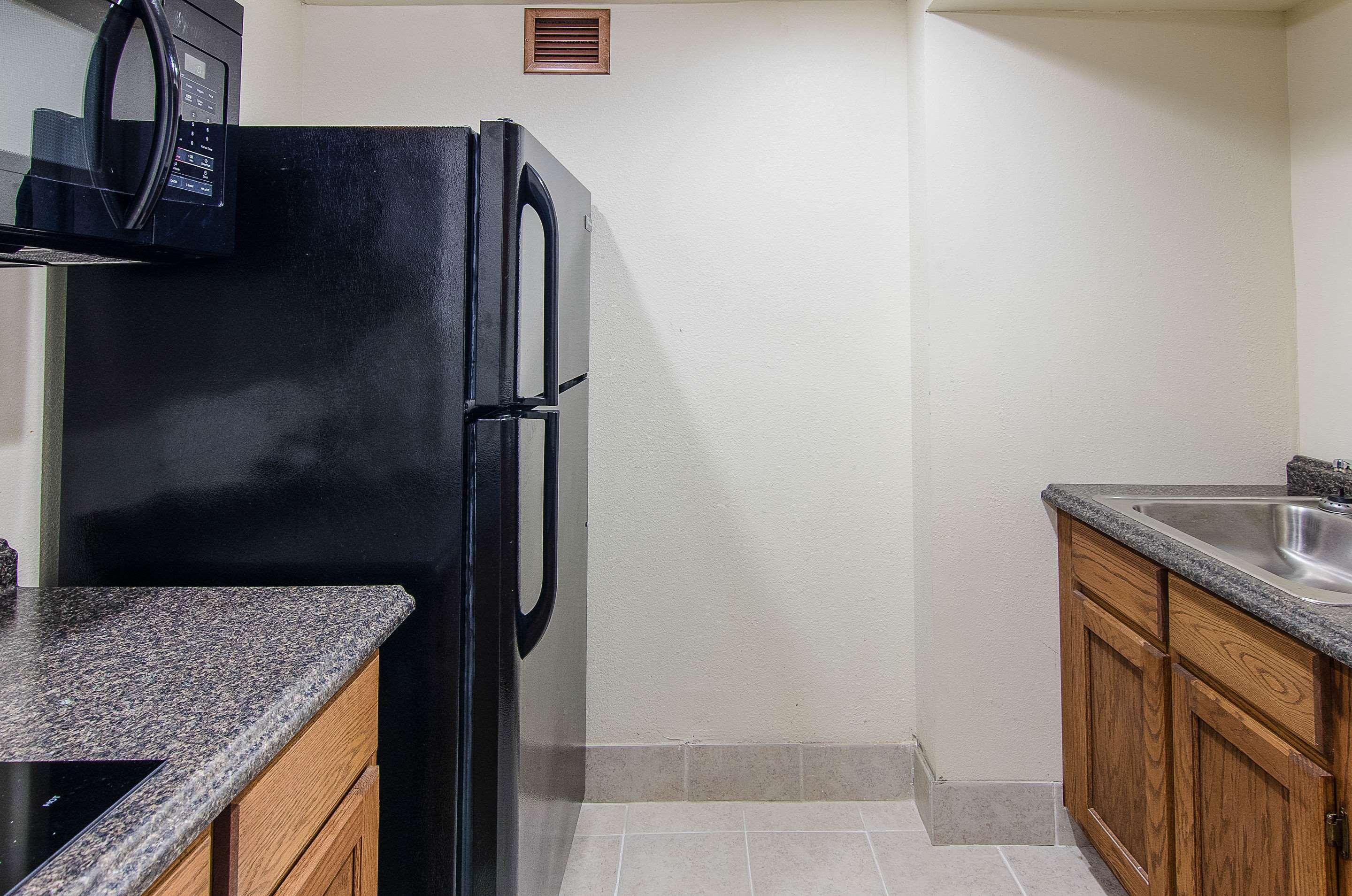 Econo Lodge Inn & Suites Norton Екстер'єр фото