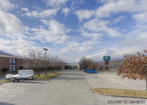Econo Lodge Inn & Suites Norton Екстер'єр фото