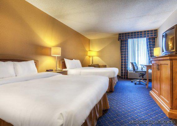 Econo Lodge Inn & Suites Norton Екстер'єр фото
