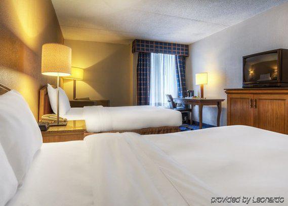 Econo Lodge Inn & Suites Norton Екстер'єр фото