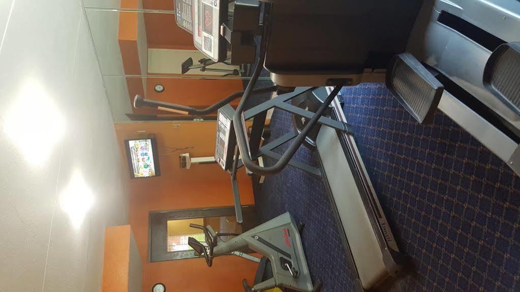 Econo Lodge Inn & Suites Norton Екстер'єр фото